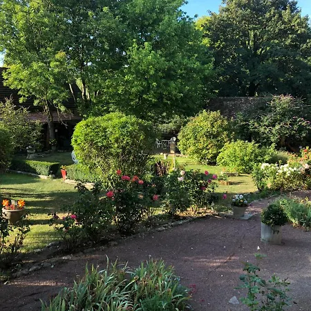 La Fresnaie : ,table D'hotes & Hotel *