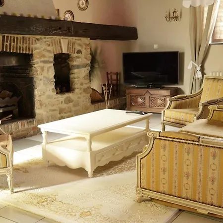 Hotel La Fresnaie : ,table D'hotes & Tillé