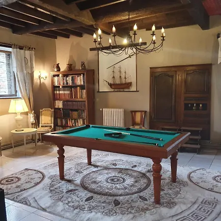 La Fresnaie : ,table D'hotes & Tille