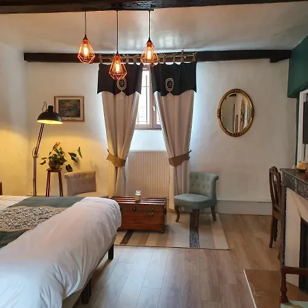 La Fresnaie : ,table D'hotes & Hotel