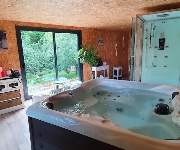 La Fresnaie : ,table D'hotes & *